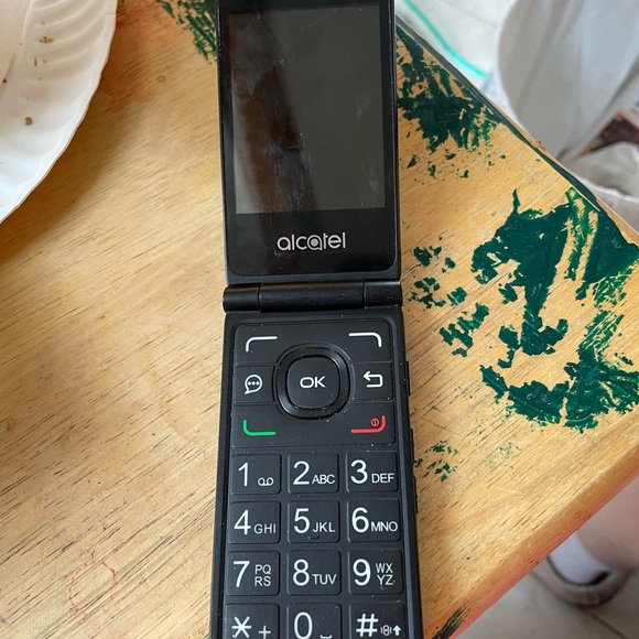 Cell phone - Picture 3 of 3